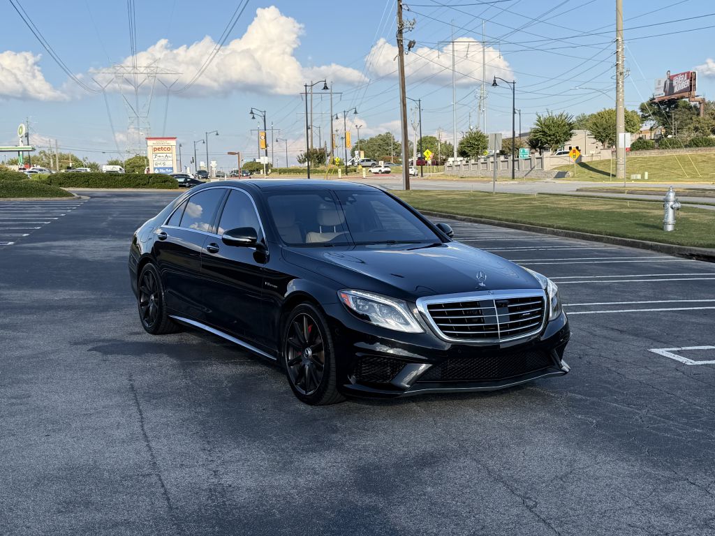 Photo 3 of this MERCEDES-BENZ S-CLASS
