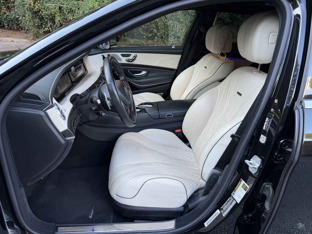 Photo 11 of this MERCEDES-BENZ S-CLASS