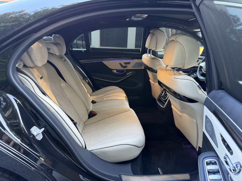Photo 16 of this MERCEDES-BENZ S-CLASS