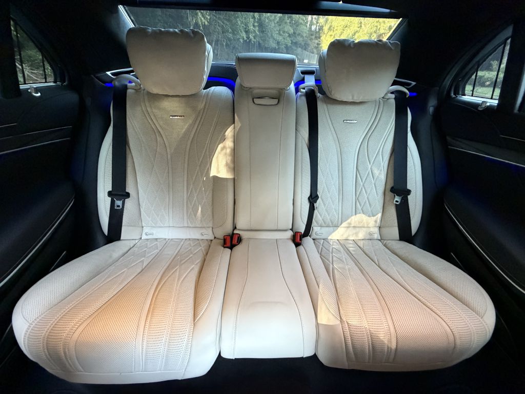 Photo 20 of this MERCEDES-BENZ S-CLASS
