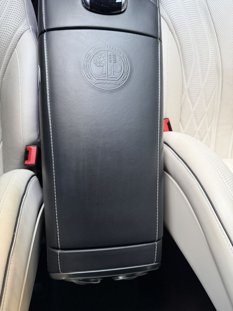 Photo 33 of this MERCEDES-BENZ S-CLASS