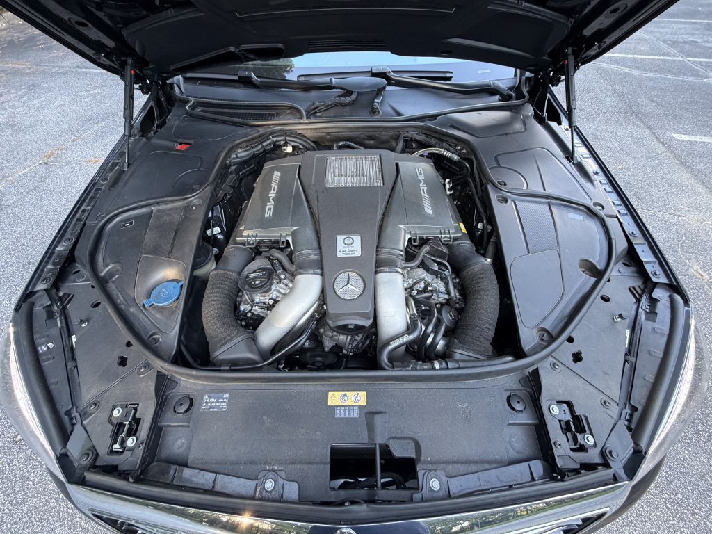 Photo 42 of this MERCEDES-BENZ S-CLASS