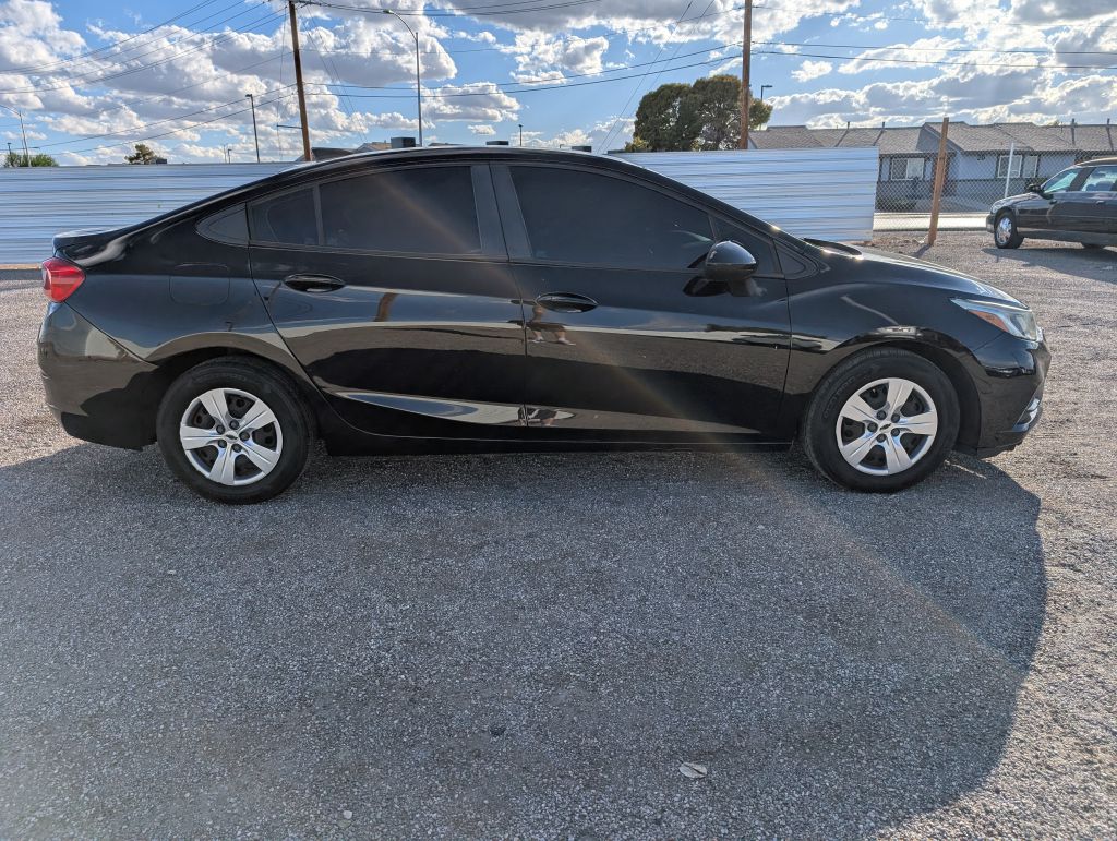 Photo 4 of this CHEVROLET CRUZE