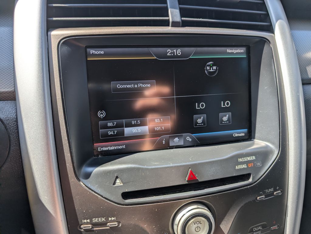 Photo 10 of this FORD EDGE