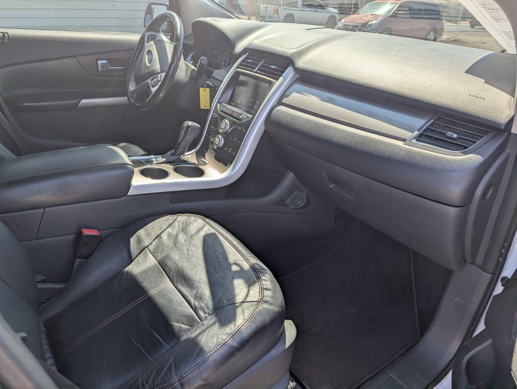 Photo 9 of this FORD EDGE
