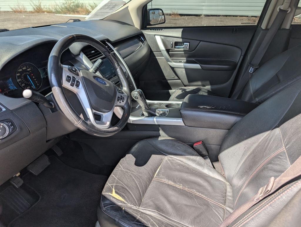 Photo 8 of this FORD EDGE
