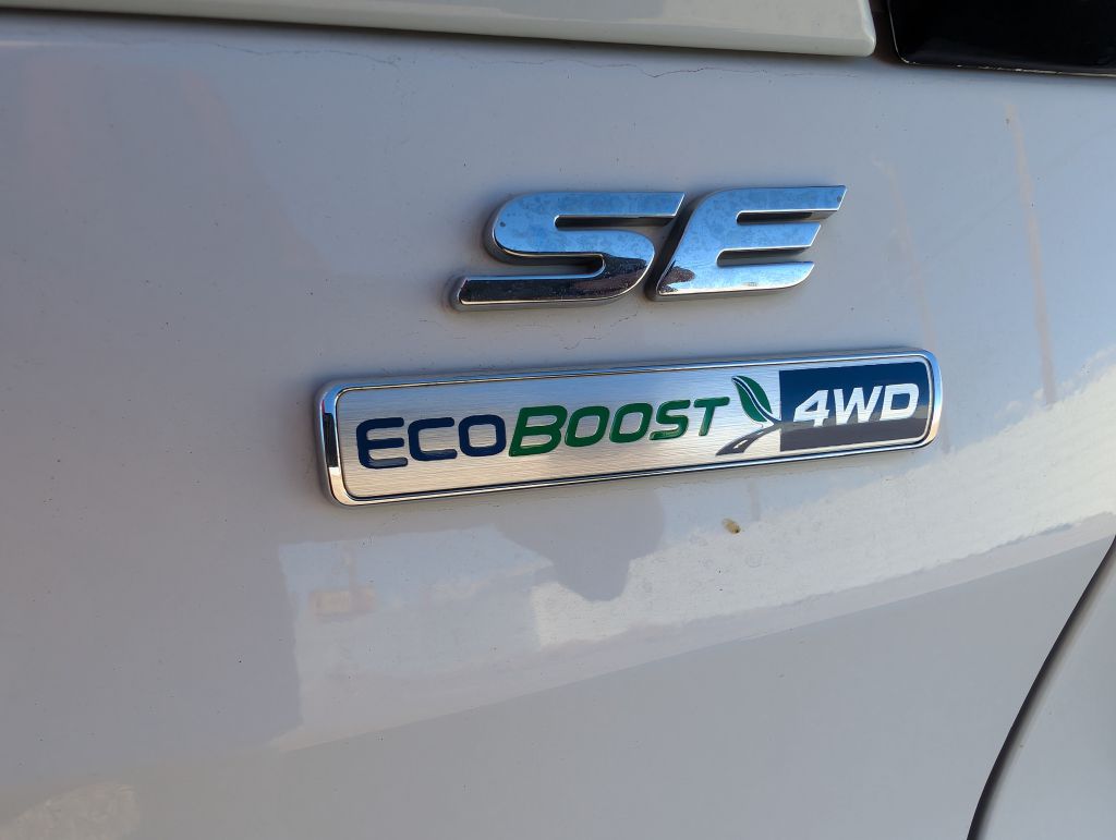 Photo 12 of this FORD ESCAPE