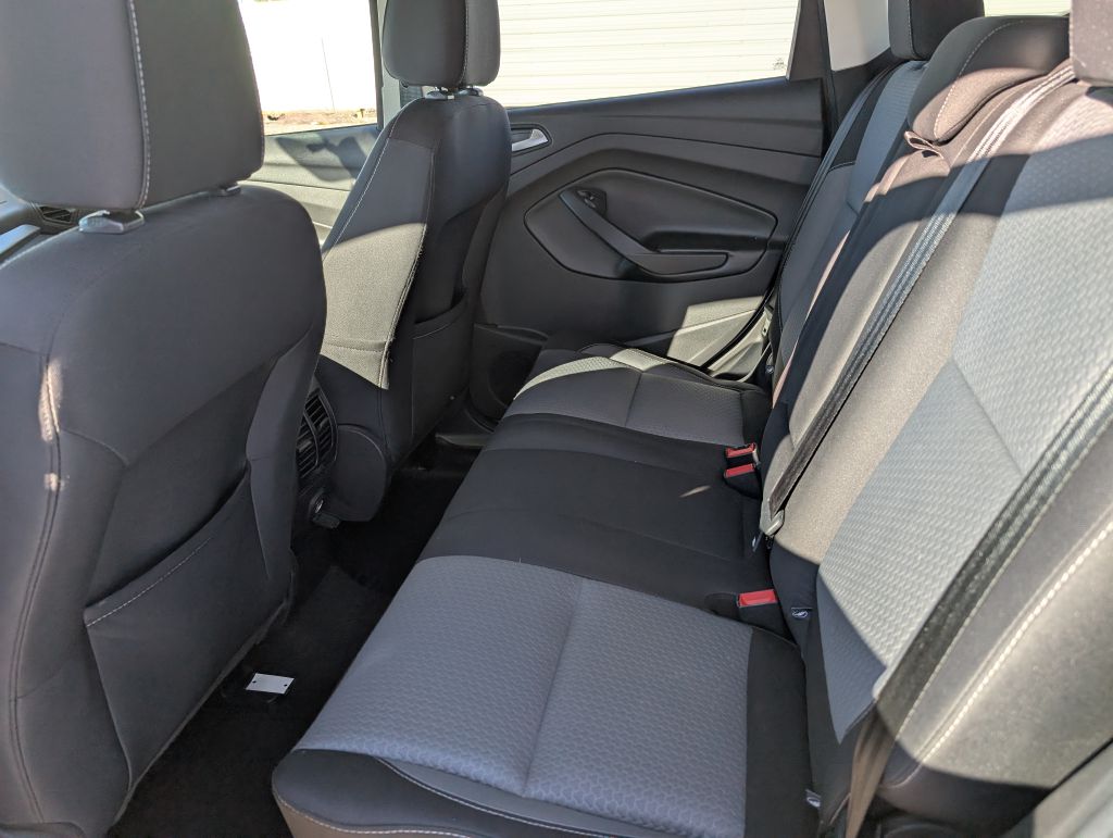 Photo 13 of this FORD ESCAPE