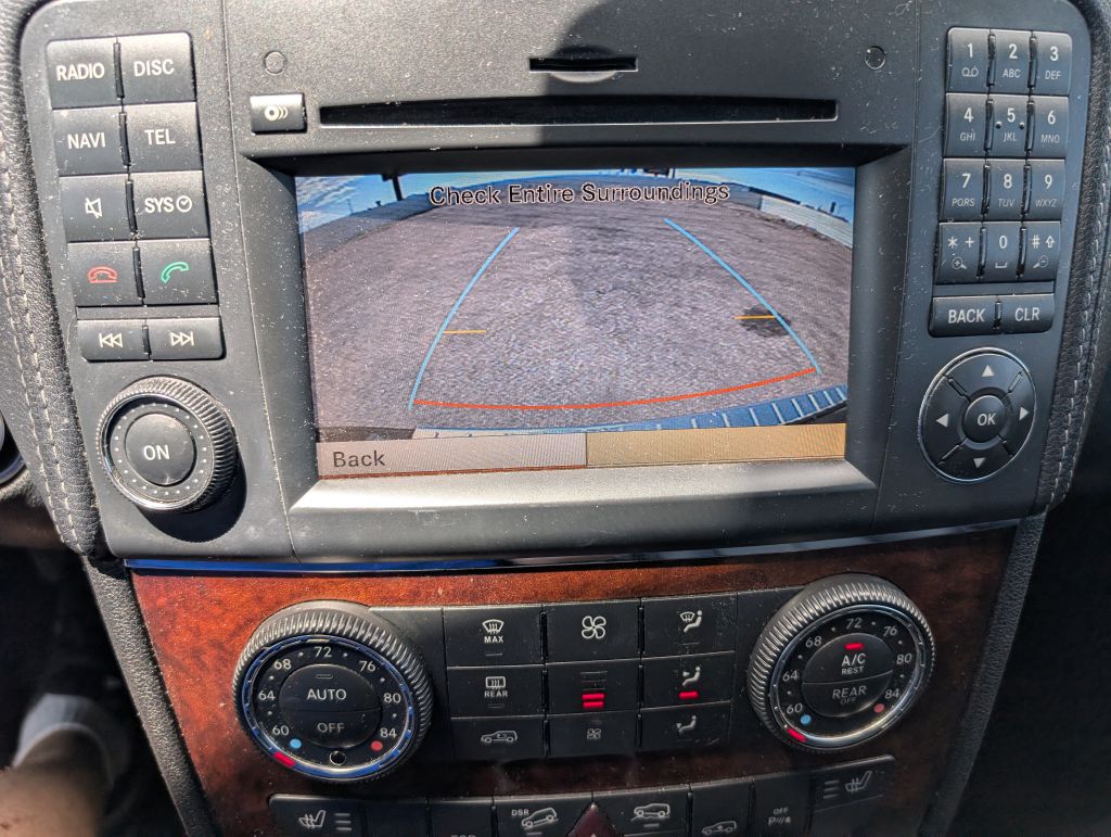 Photo 10 of this MERCEDES-BENZ GL