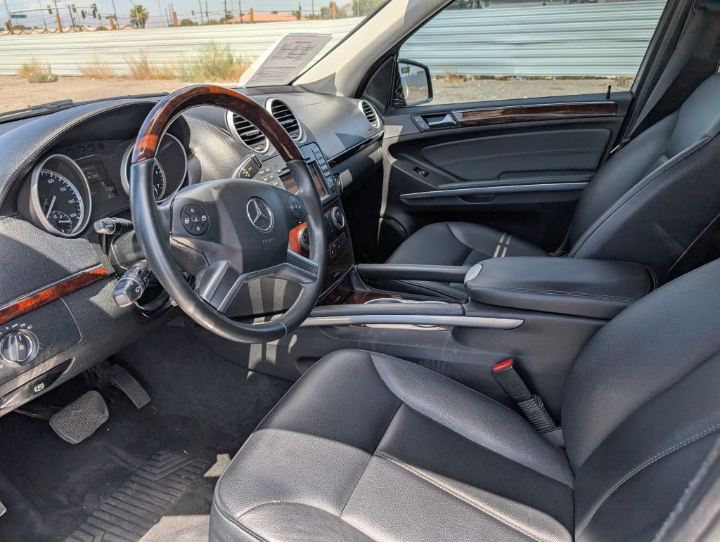 Photo 7 of this MERCEDES-BENZ GL