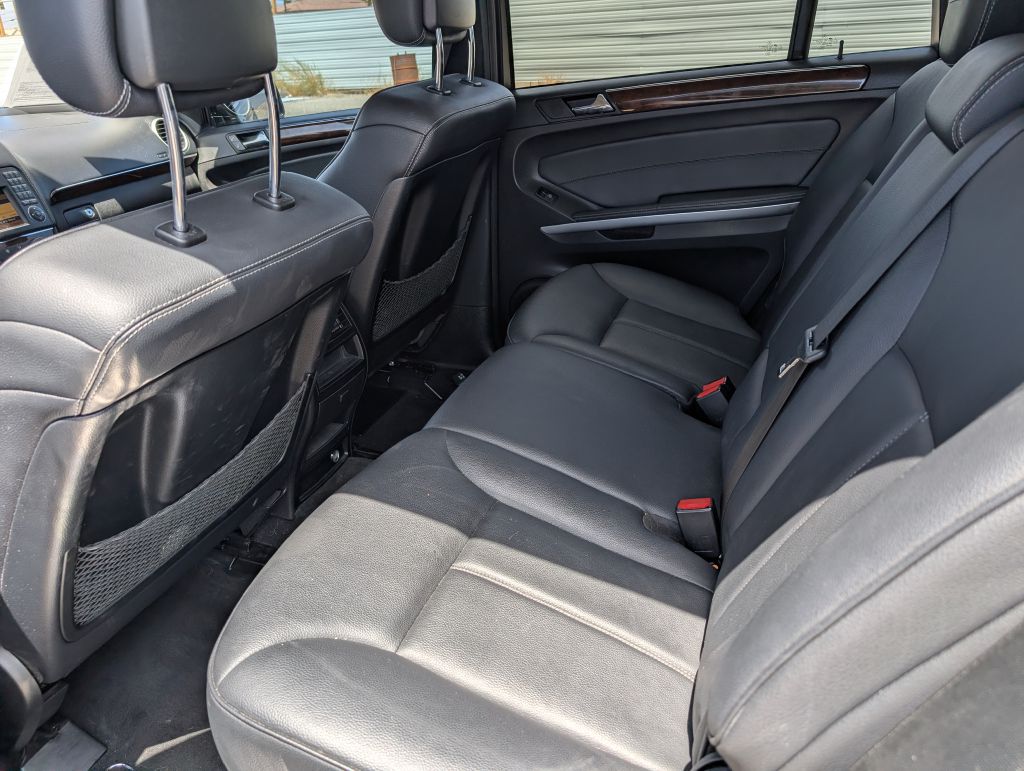 Photo 14 of this MERCEDES-BENZ GL