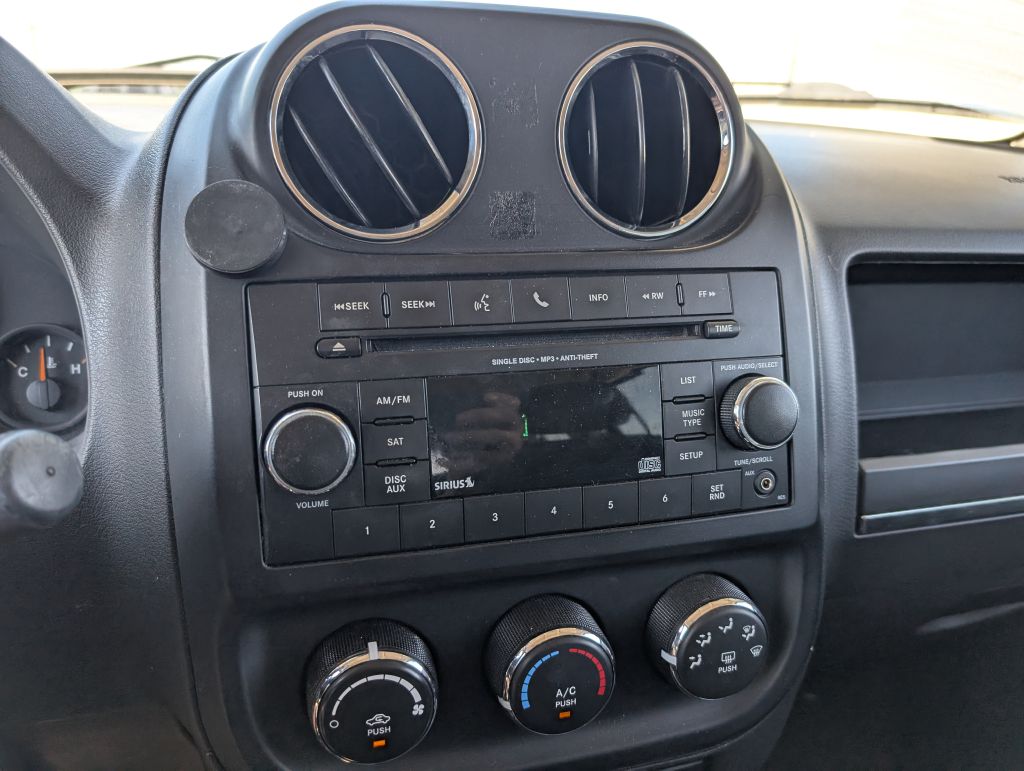 Photo 10 of this JEEP PATRIOT