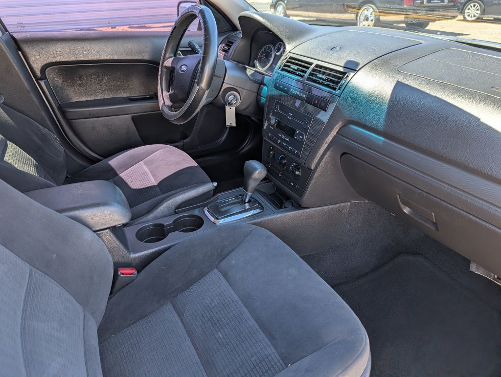 Photo 8 of this FORD FUSION