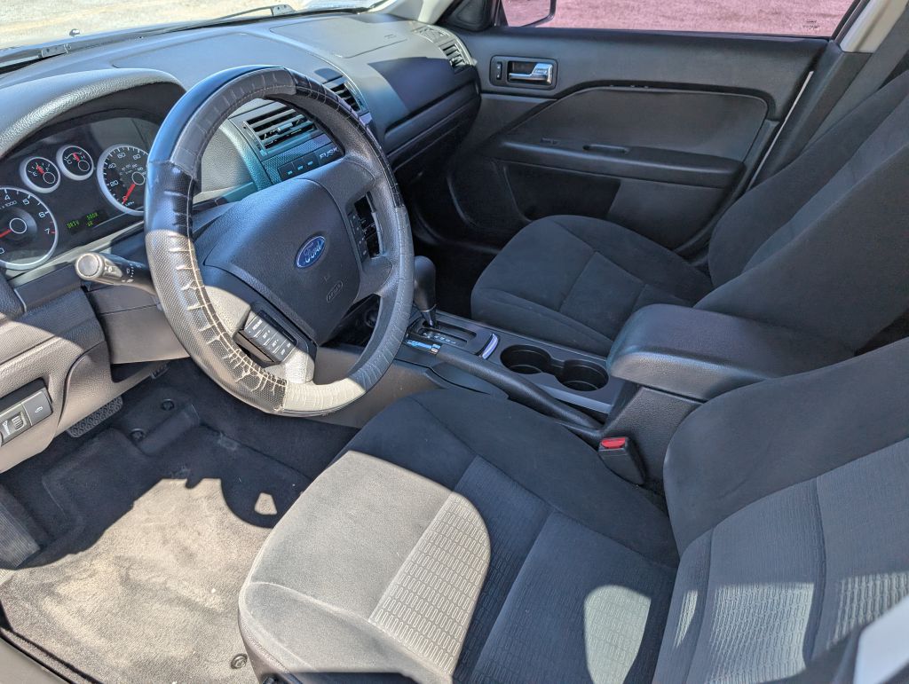 Photo 7 of this FORD FUSION