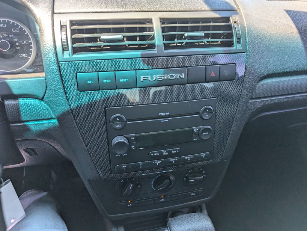 Photo 9 of this FORD FUSION