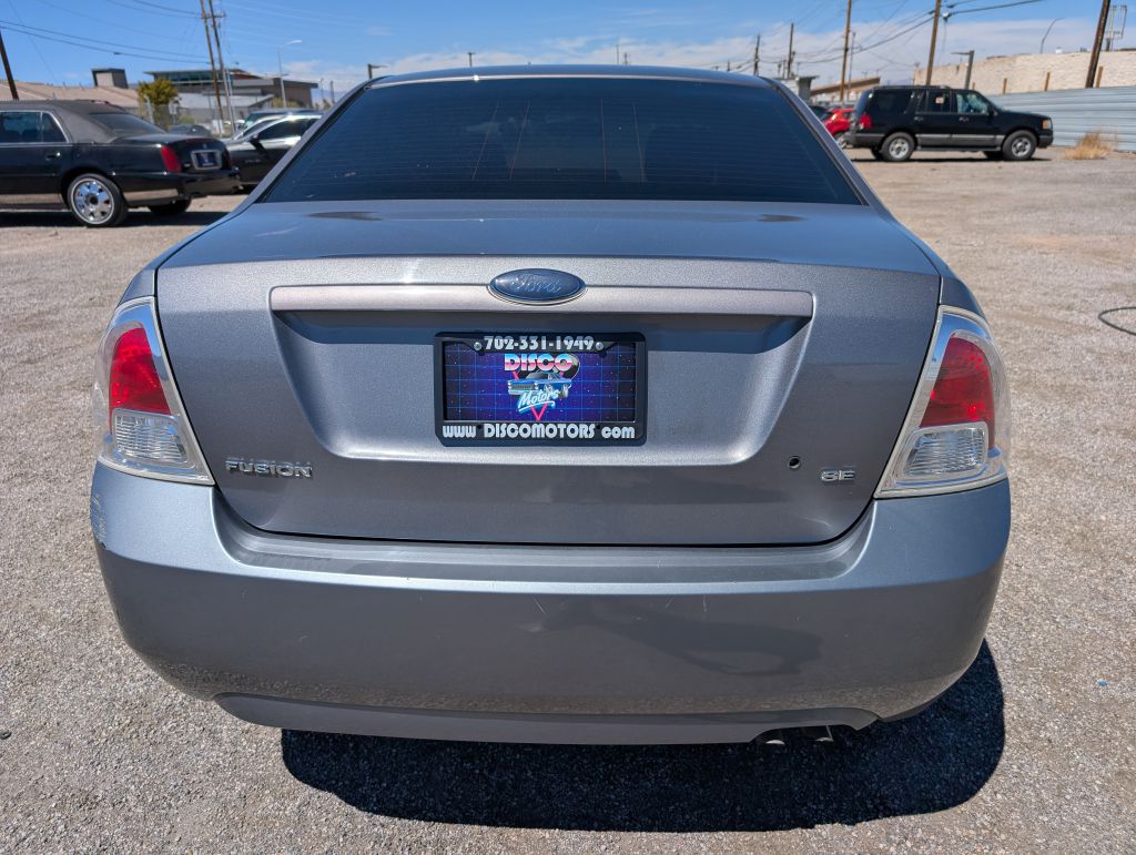 Photo 2 of this FORD FUSION