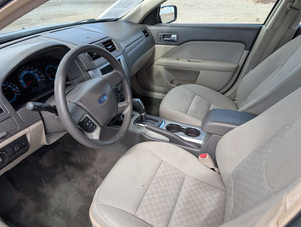 Photo 8 of this FORD FUSION