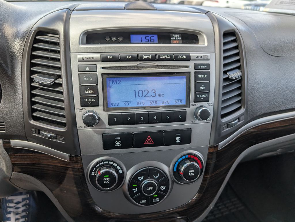 Photo 9 of this HYUNDAI SANTA FE