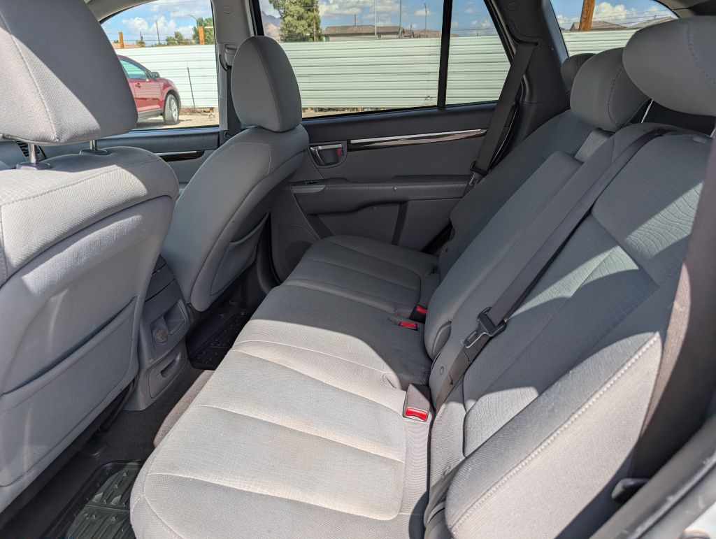 Photo 11 of this HYUNDAI SANTA FE