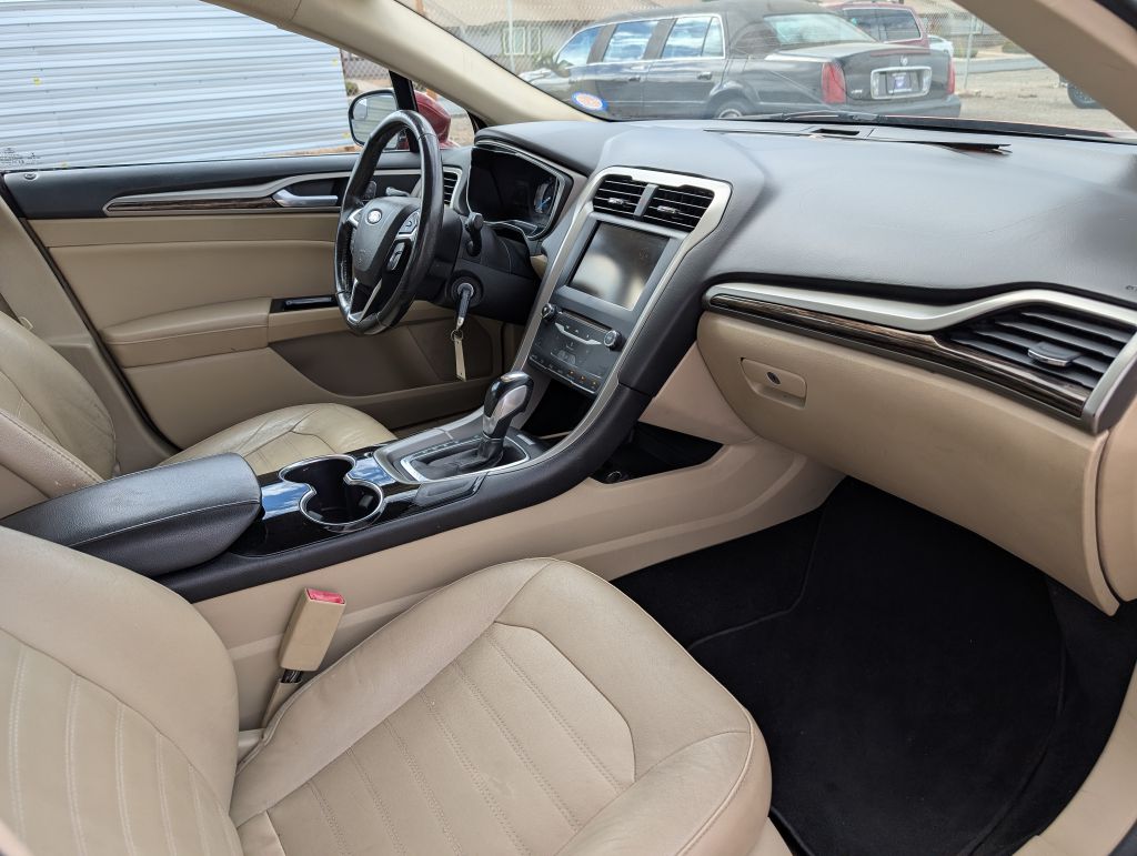 Photo 11 of this FORD FUSION