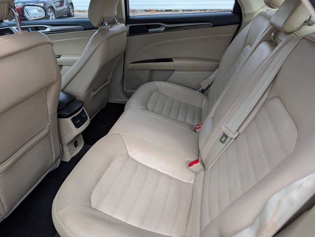Photo 9 of this FORD FUSION
