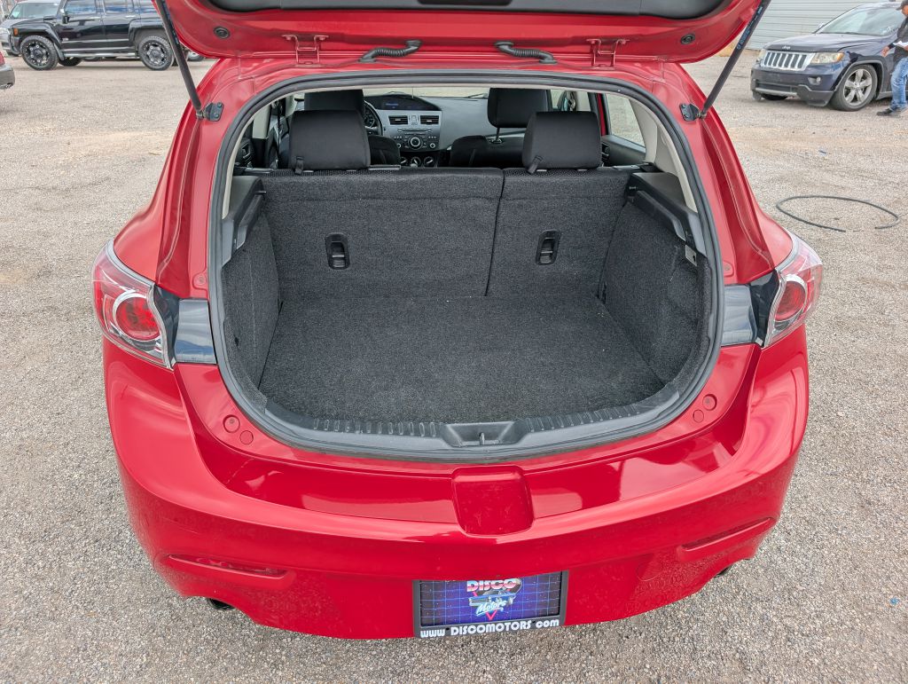 Photo 5 of this MAZDA 3
