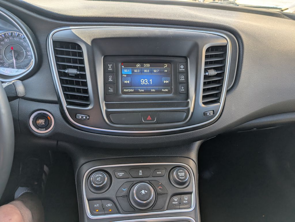Photo 10 of this CHRYSLER 200