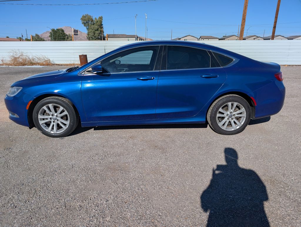 Photo 4 of this CHRYSLER 200