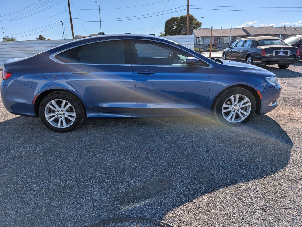 Photo 3 of this CHRYSLER 200