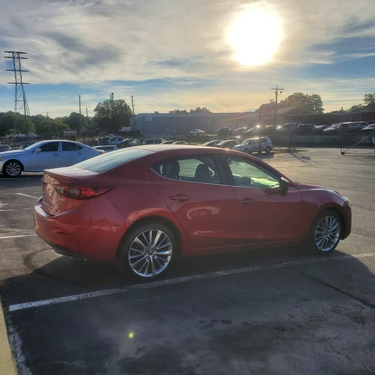 Photo 7 of this MAZDA 3