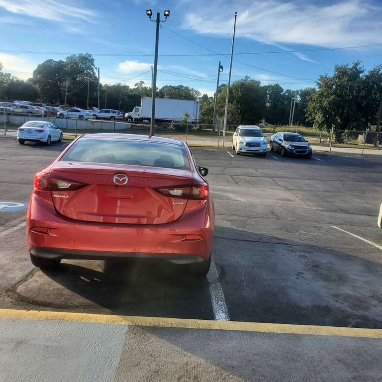 Photo 10 of this MAZDA 3