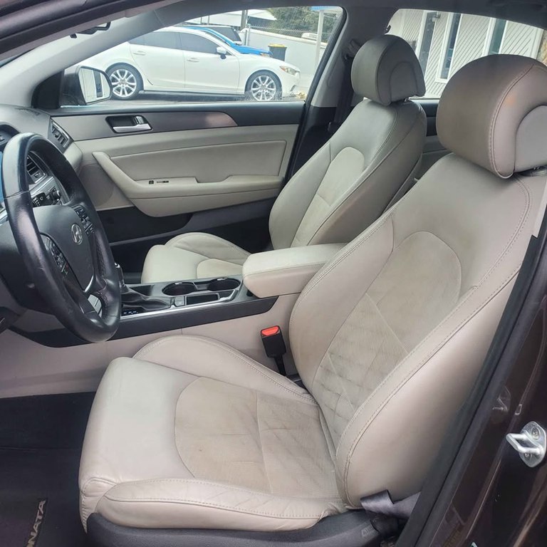 Photo 4 of this HYUNDAI SONATA