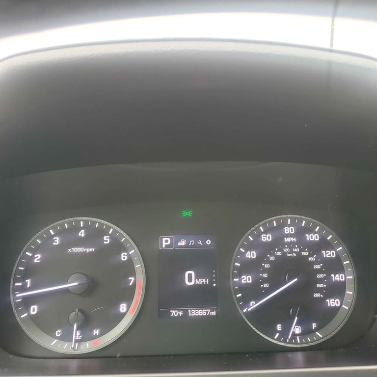 Photo 2 of this HYUNDAI SONATA