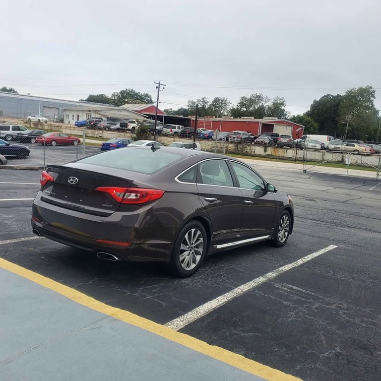 Photo 13 of this HYUNDAI SONATA