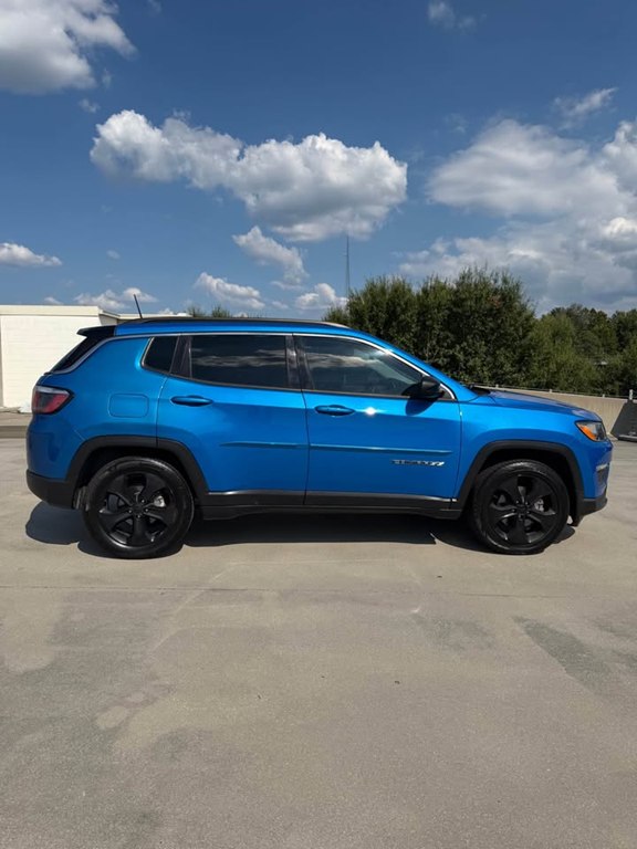 Photo 11 of this JEEP COMPASS