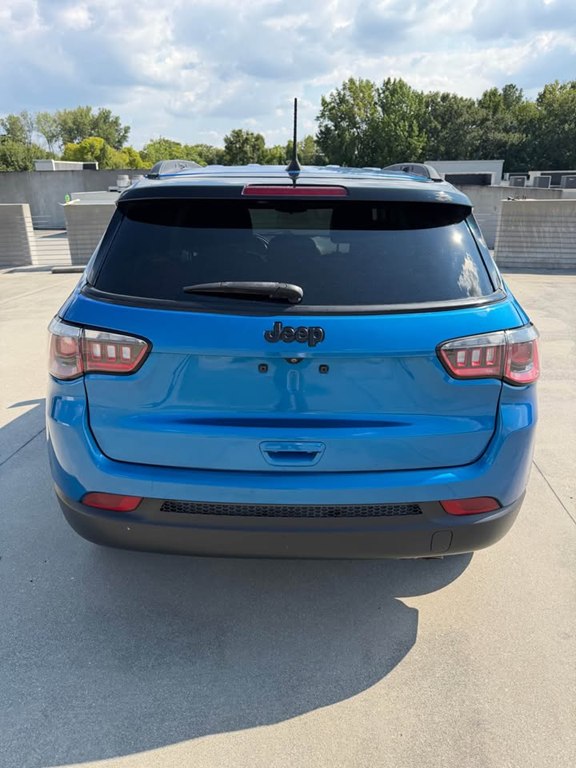 Photo 10 of this JEEP COMPASS