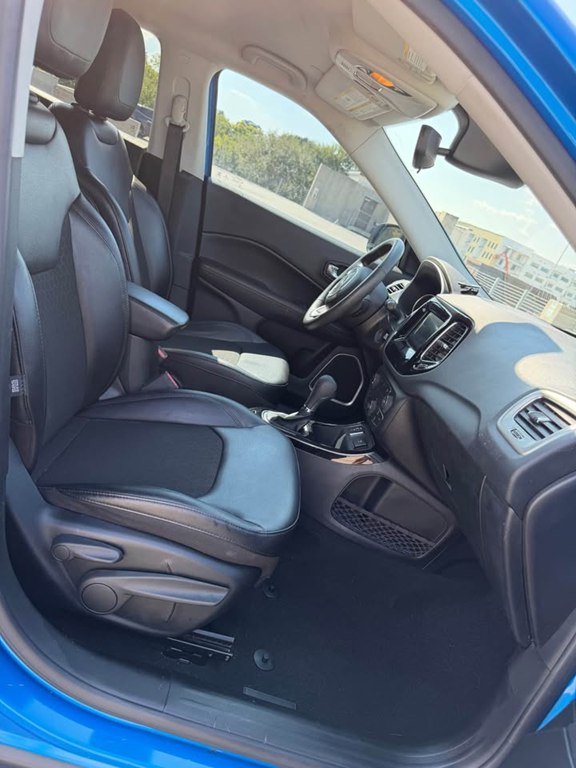 Photo 15 of this JEEP COMPASS