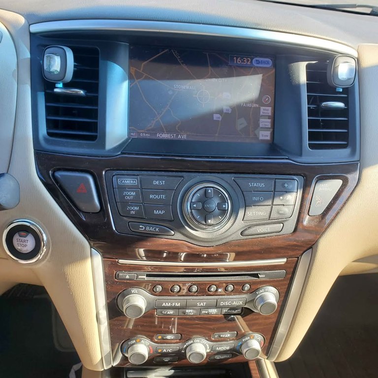 Photo 12 of this NISSAN PATHFINDER