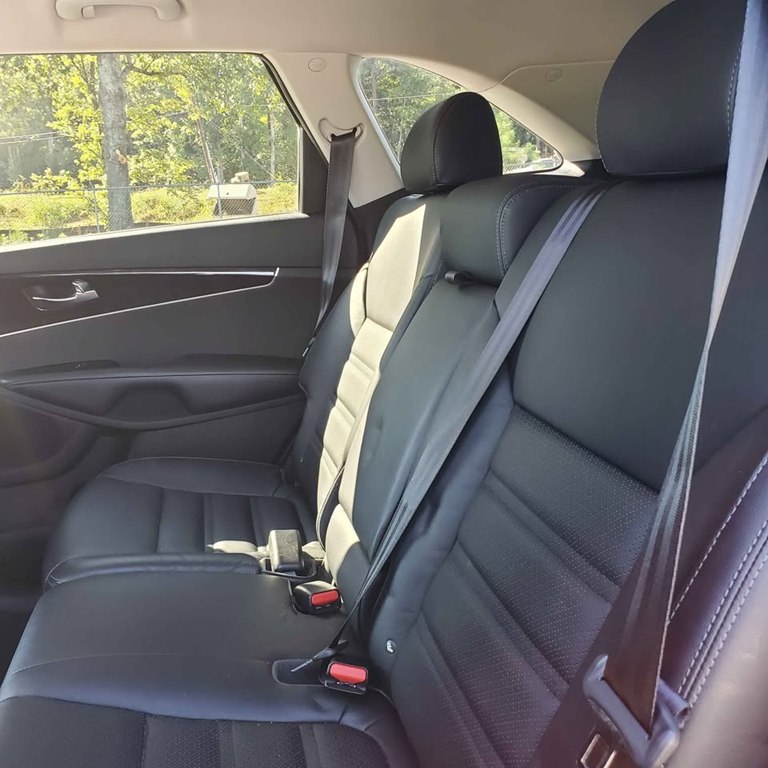 Photo 7 of this KIA SORENTO
