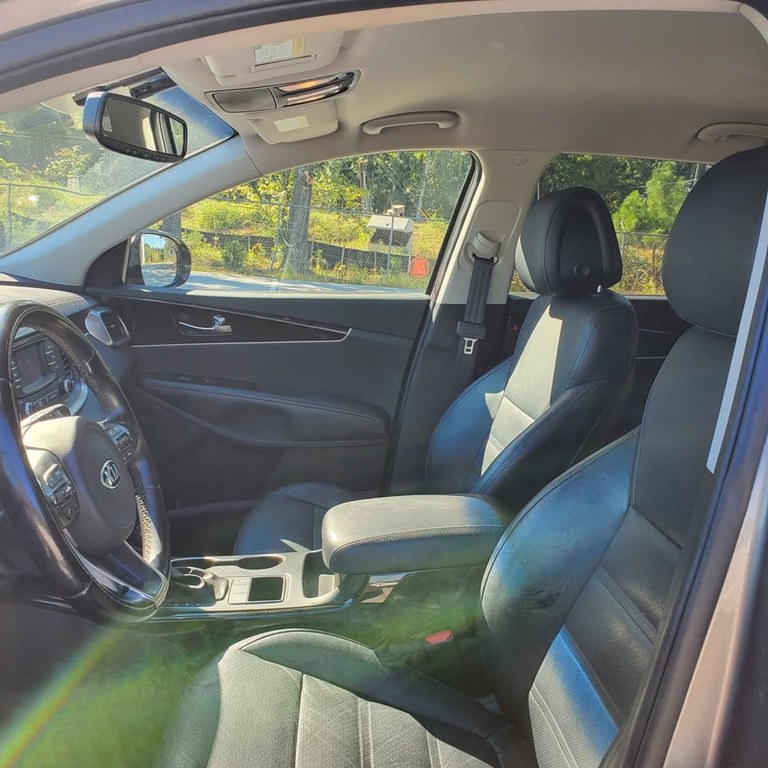 Photo 4 of this KIA SORENTO