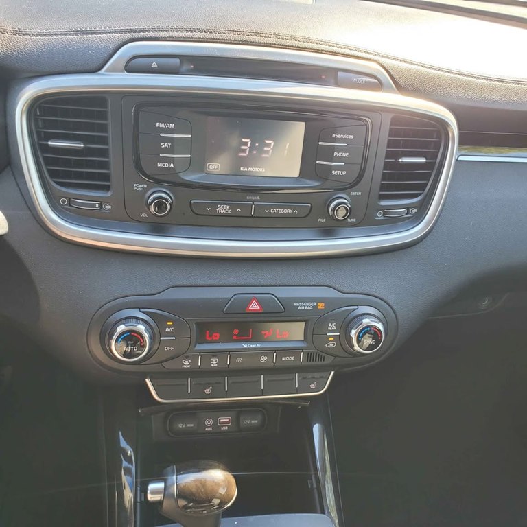 Photo 16 of this KIA SORENTO