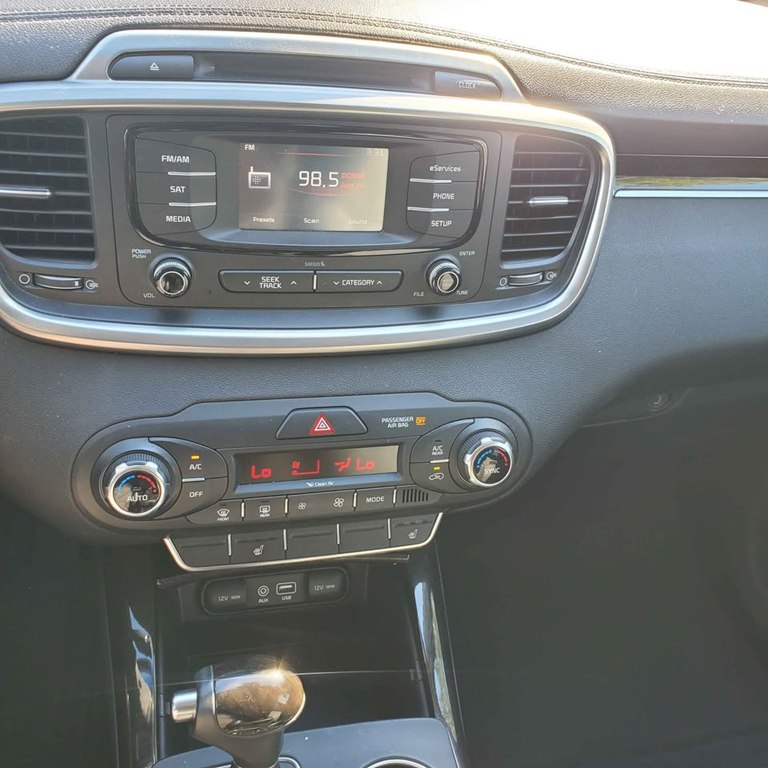 Photo 11 of this KIA SORENTO
