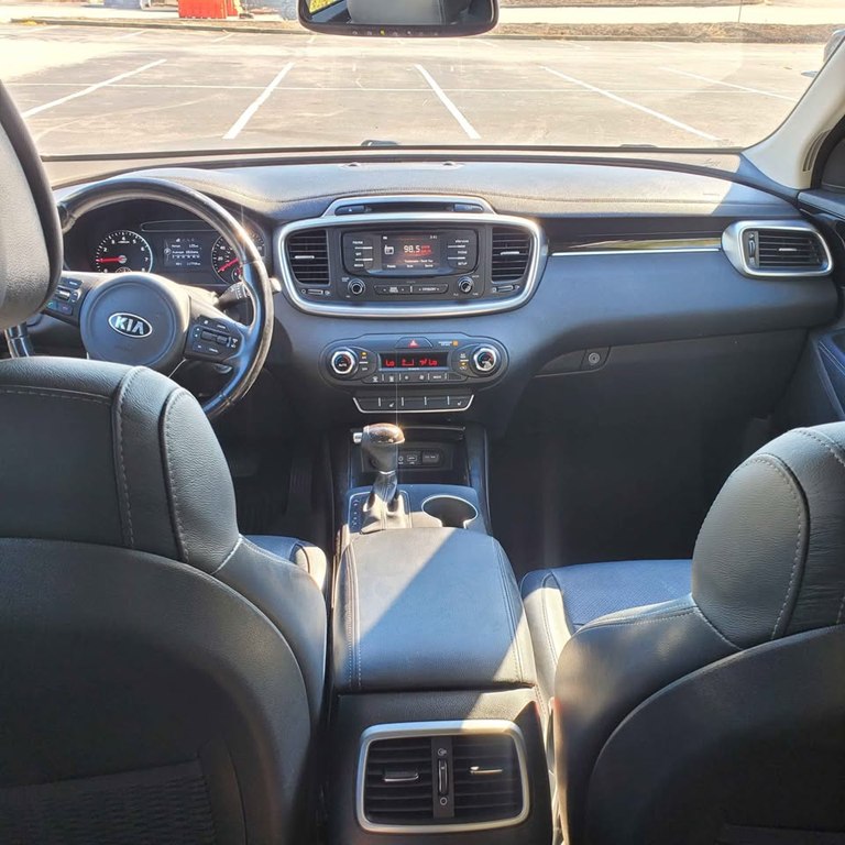 Photo 6 of this KIA SORENTO