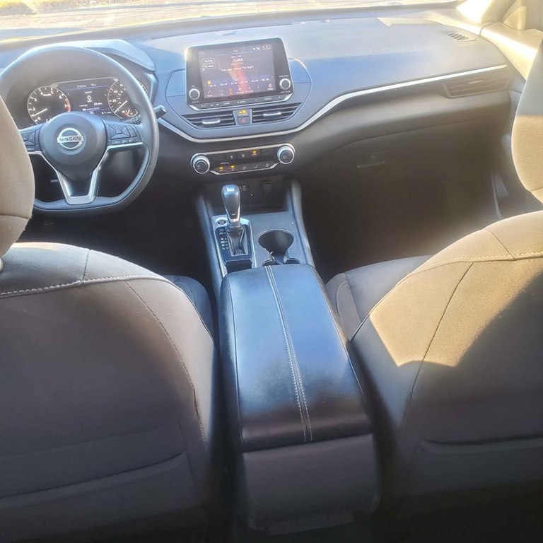 Photo 8 of this NISSAN ALTIMA