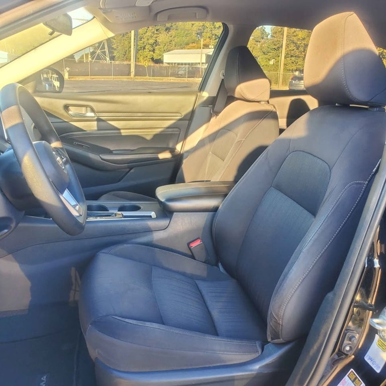 Photo 4 of this NISSAN ALTIMA