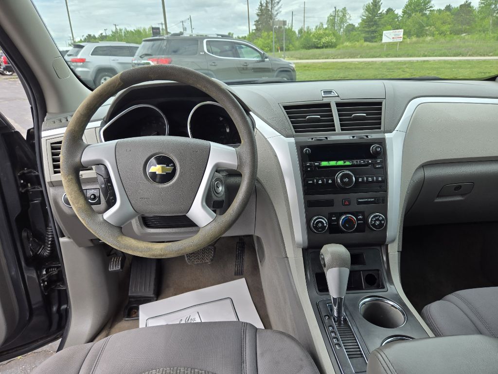 CHEVROLET TRAVERSE 2011 CHEVROLET TRAVERSE 1GNKVEED1BJ223168