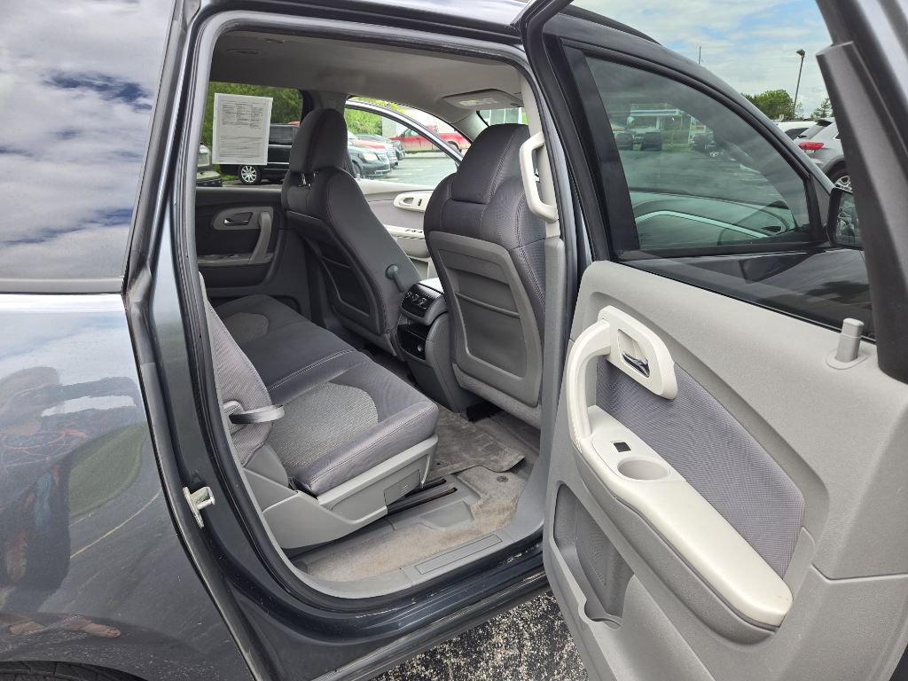 CHEVROLET TRAVERSE 2011 CHEVROLET TRAVERSE 1GNKVEED1BJ223168