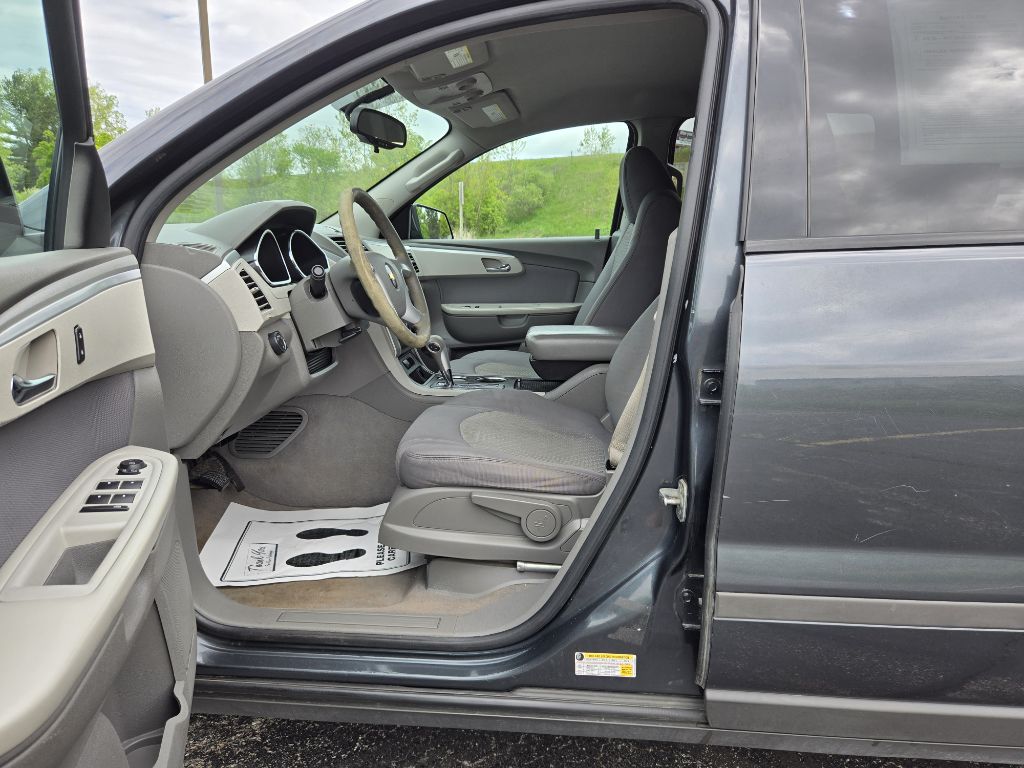 CHEVROLET TRAVERSE 2011 CHEVROLET TRAVERSE 1GNKVEED1BJ223168