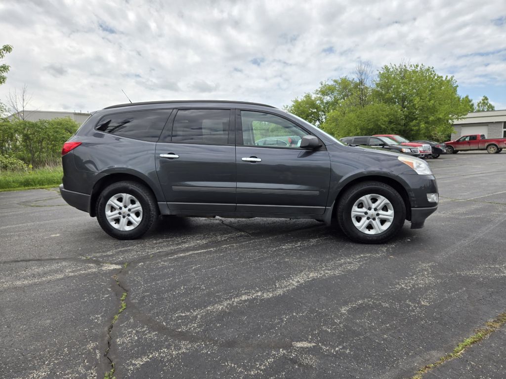 CHEVROLET TRAVERSE 2011 CHEVROLET TRAVERSE 1GNKVEED1BJ223168