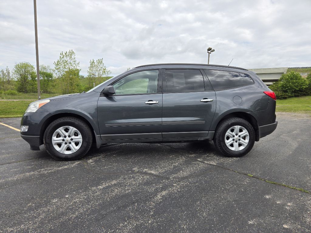 CHEVROLET TRAVERSE 2011 CHEVROLET TRAVERSE 1GNKVEED1BJ223168